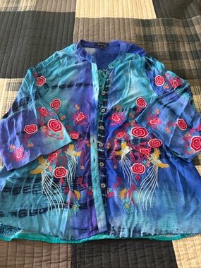 CALE Blue Teal Floral Embroidered Button-Front Blouse